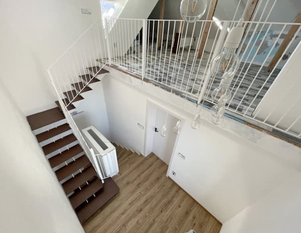 Proces lakovanie schodiska - konečný výsledok